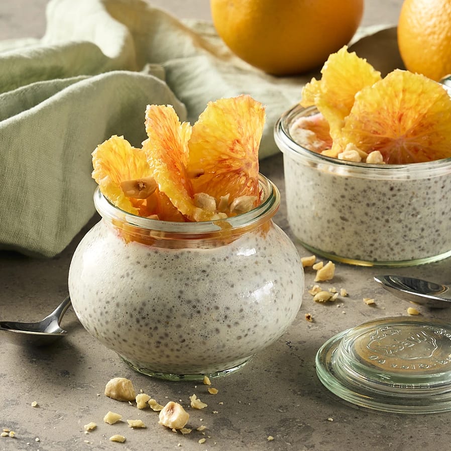 Chiapudding med kvarg, blodapelsin och hasselnötter