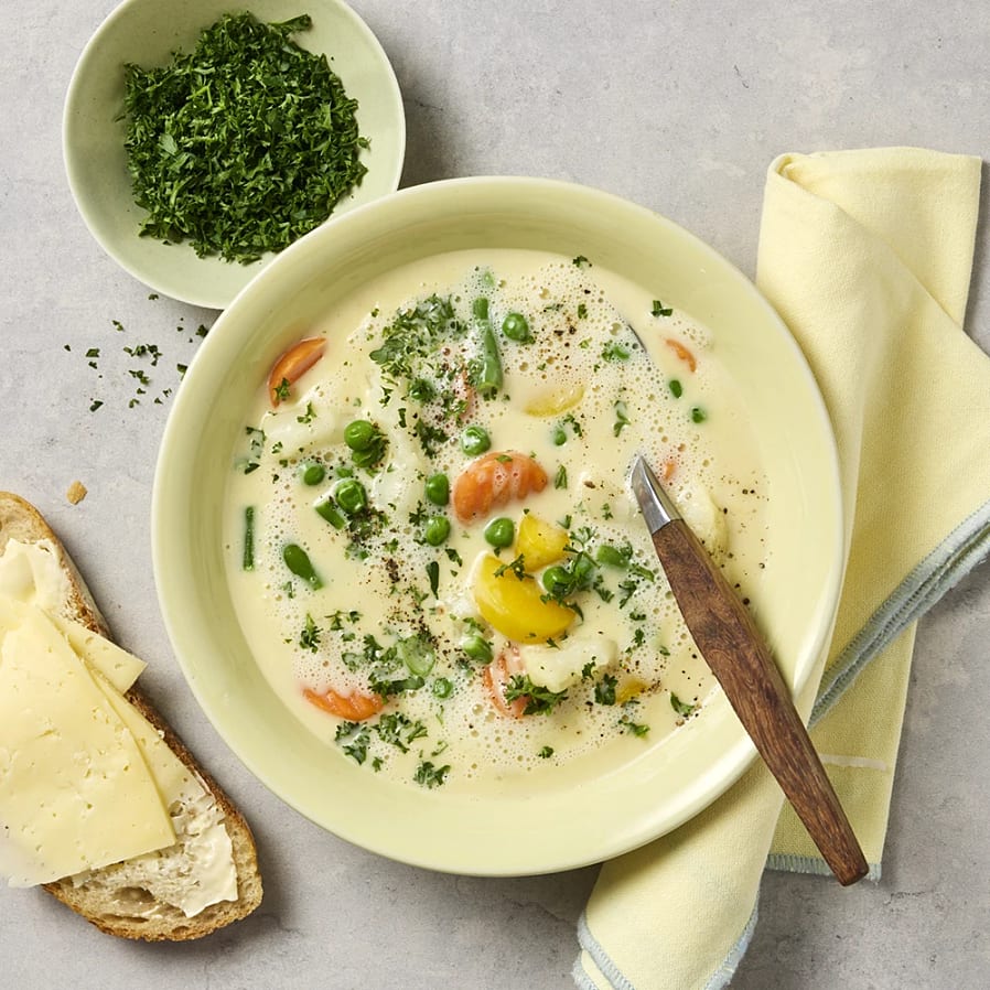 Ängasoppa med frysta grönsaker