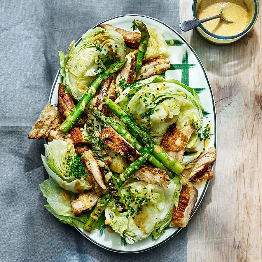 Grillad sparris- och kycklingsallad med senapsdressing