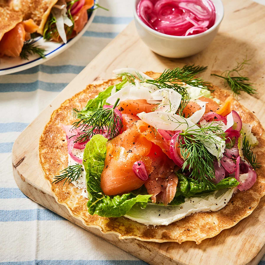 Pannkakswraps med rökt lax