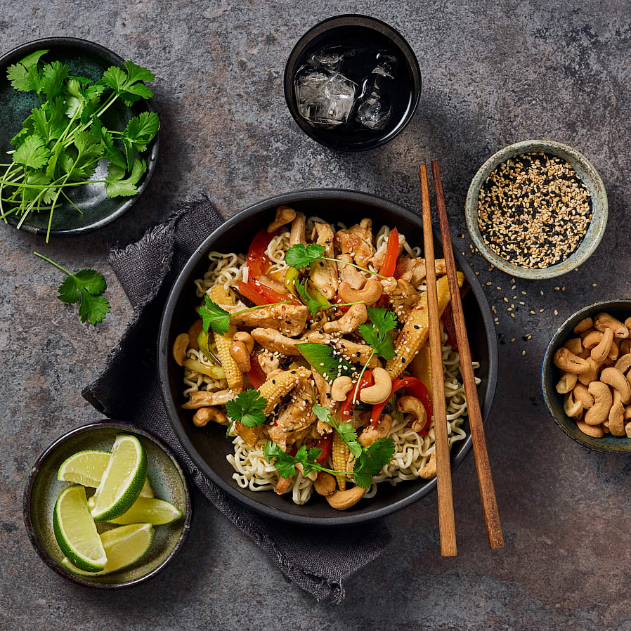 Kycklingwok med nudlar