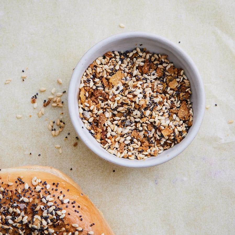 Everything seasoning till bagels
