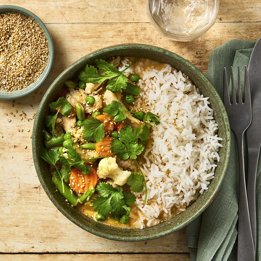 Kycklinggryta med frysta grönsaker och röd curry