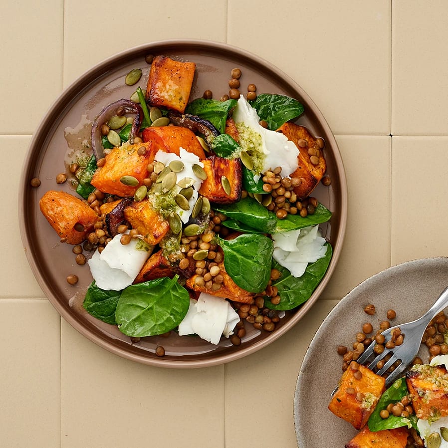 Ljummen rostad sötpotatissallad med linser