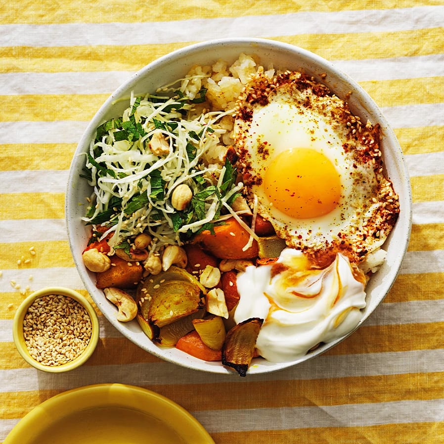 Rice bowl med kryddstekt ägg