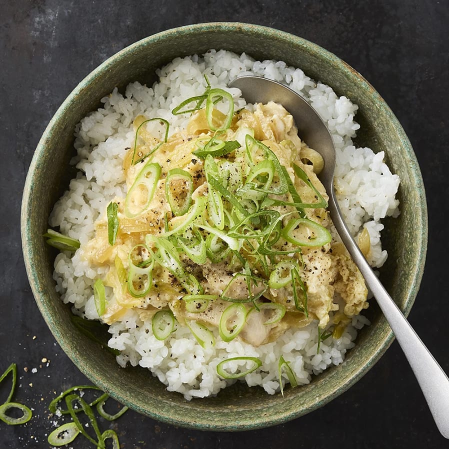Oyakodon - japansk bowl med kyckling och ägg