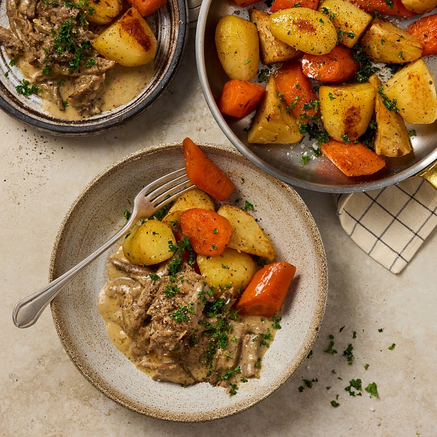 Långbakat lamm med rotfrukter och dragonsås