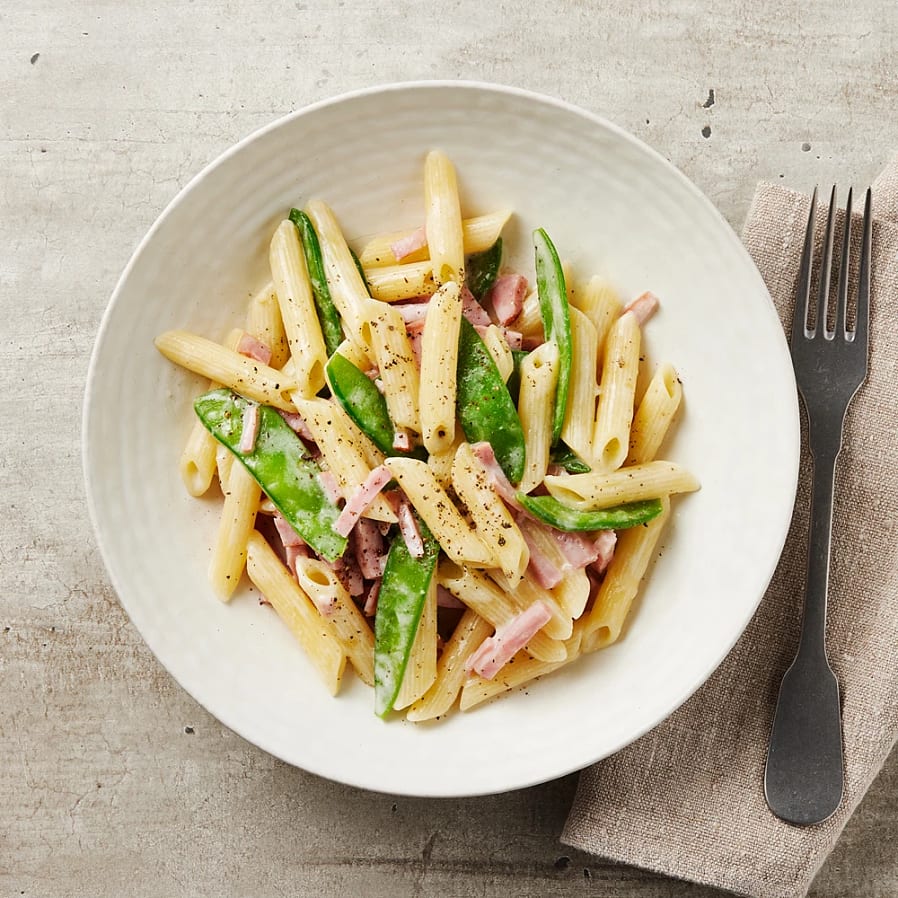 Skinkpasta med sockerärtor