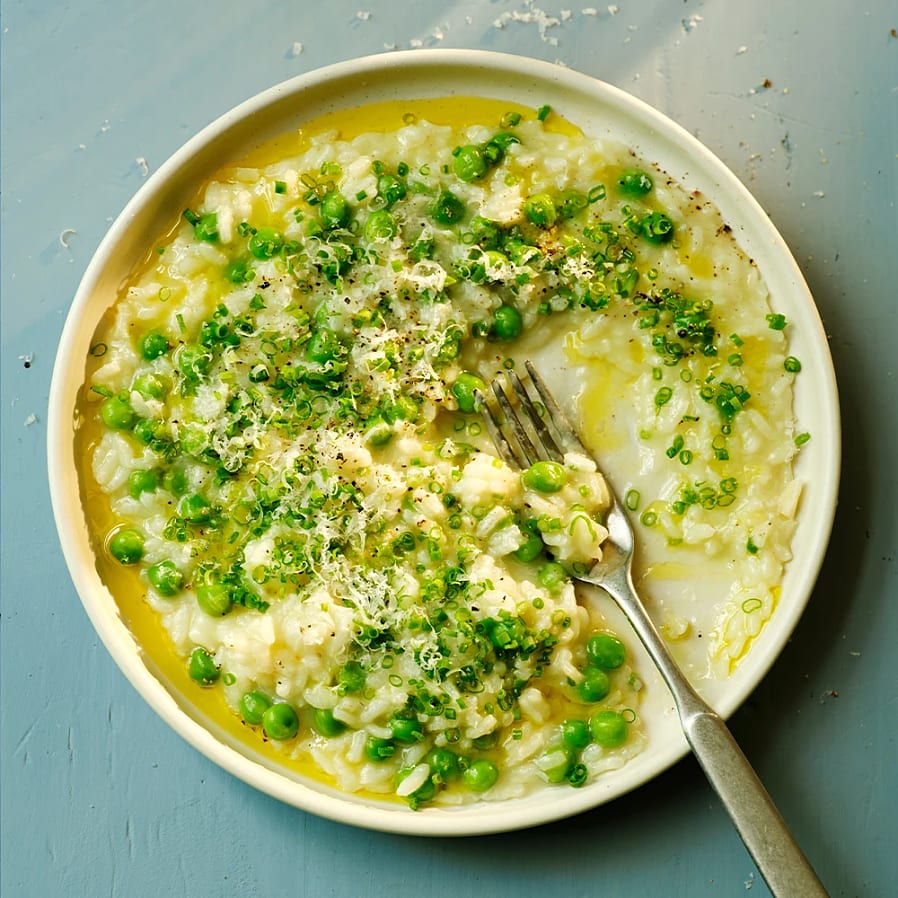 Enkel risotto med ärtor och gräslök
