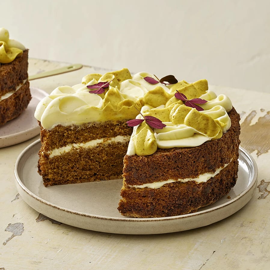 Golden carrot cake