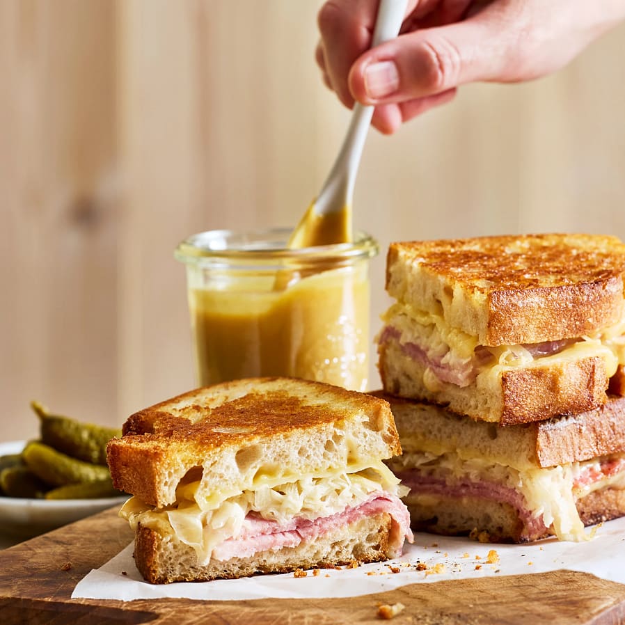 Reubensandwich med julskinka och surkål