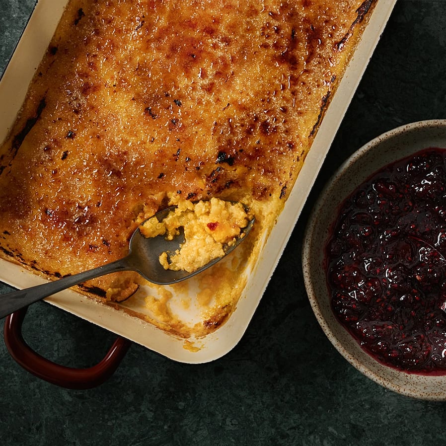 Saffransrispudding brûlée med björnbärskompott