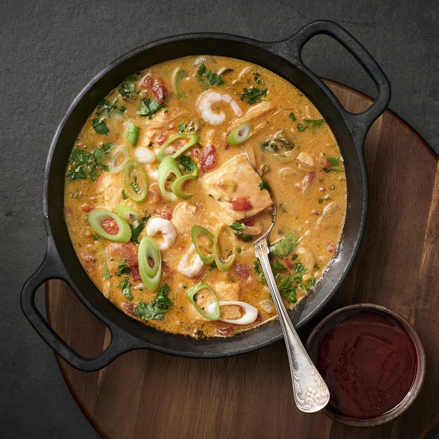 Brasiliansk fiskgryta med räkor (Moqueca de Camarâo)