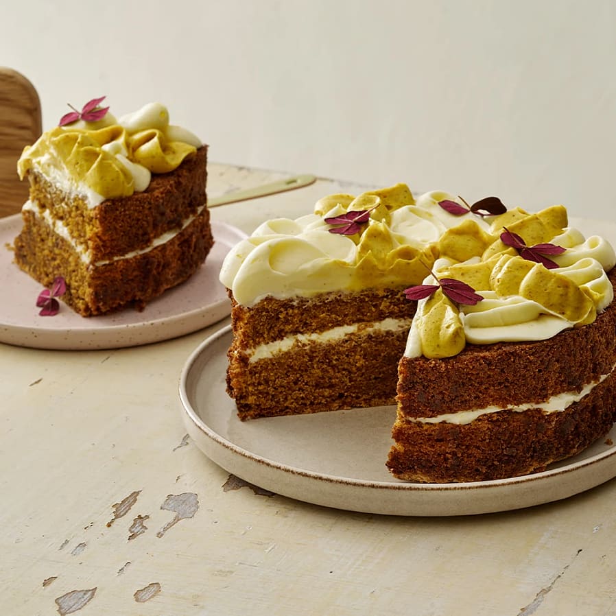 Golden carrot cake