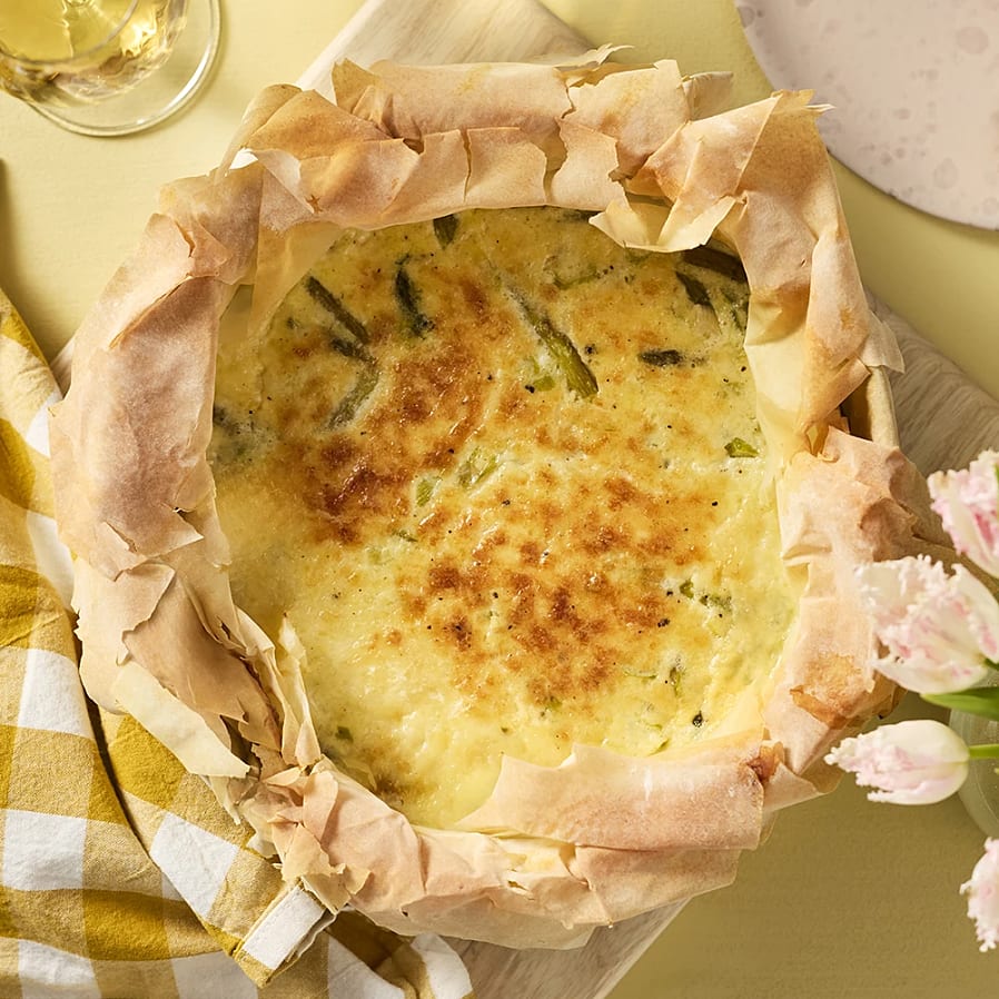 Filodegspaj med sparris, sesam och salladslök