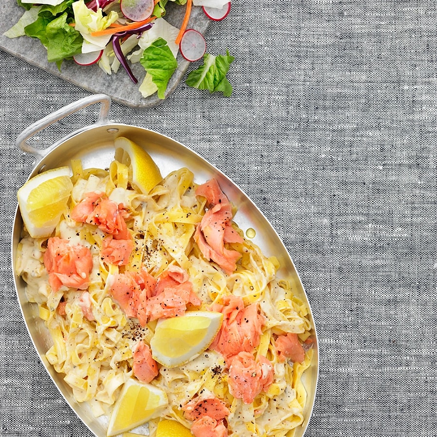 Ugnslax med krämig fettuccine