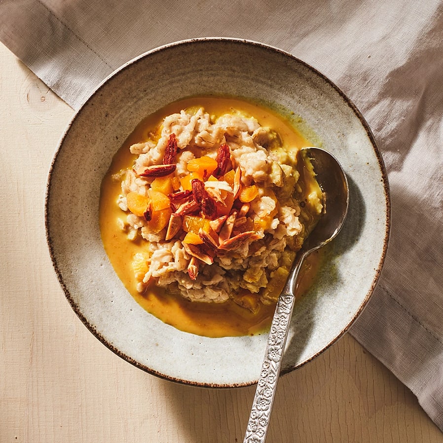 Gyllene aprikosgröt med guldmjölk