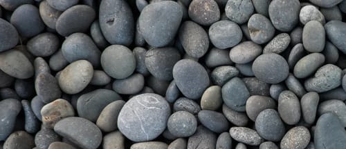 grå stenar