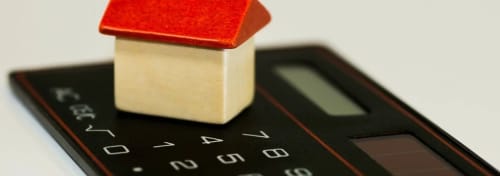 Hus och miniräknare. Ekonominytt v.14.