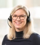 En medarbetare på kundservice - Kontakta oss så hjälper vi dig