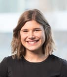 En medarbetare på kundservice - Kontakta oss så hjälper vi dig