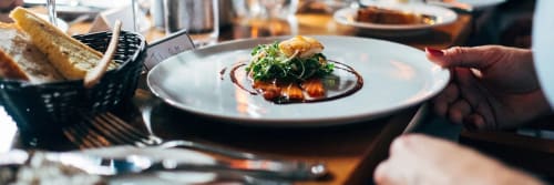 Resaturang - dricksa - ett måste eller inte