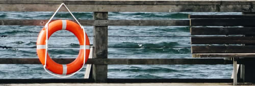 ICA Banken ansöker om tillstånd för försäkringsverksamhet. En brygga med en livboj.