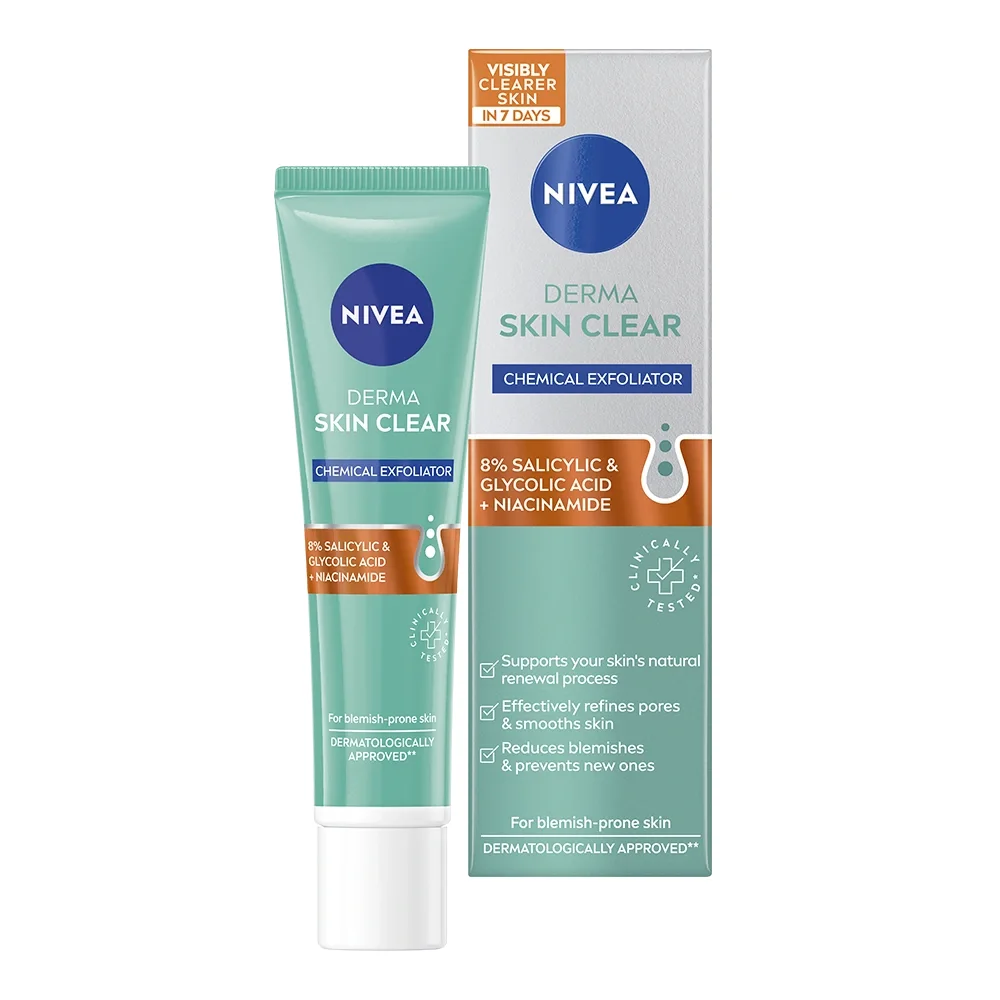 Nivea Derma Skin Clear Night Exfoliator 40 ml - Exfoliering & peeling för ansikte