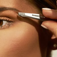 Tweezerman Mini Slant Tweezer Classic stainless