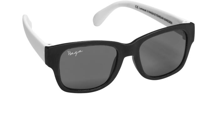 Haga Eyewear Barnsolglas Pim M att Black/White Grey Lens 1par Haga Optik