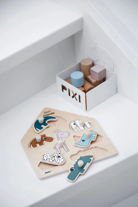 Done by Deer Peg puzzle Deer friends Colour mix Done by Deer