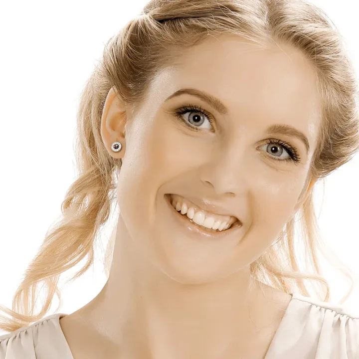 Blomdahl Örhängen Brilliance Halo Crystal Black Diamond 8 mm Blomdahl