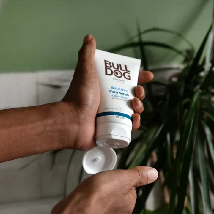 Bulldog Sensitive Face Scrub 125 ml Bulldog
