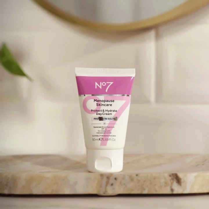 No7 Menopause Skincare Protect & Hydrate Day Cream SPF30 50 ml No7