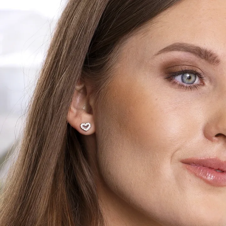 Blomdahl Örhängen Brill Heart Hollow Crystal 8mm 1par Blomdahl