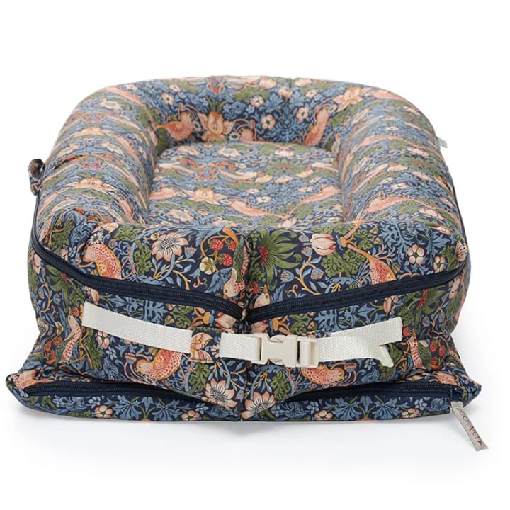 DockATot Deluxe+ Cover Strawb.Thief DockATot