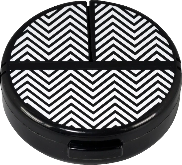 Hjärtats pillerburk 3 fack Svart/vit mönstrad Hjärtats