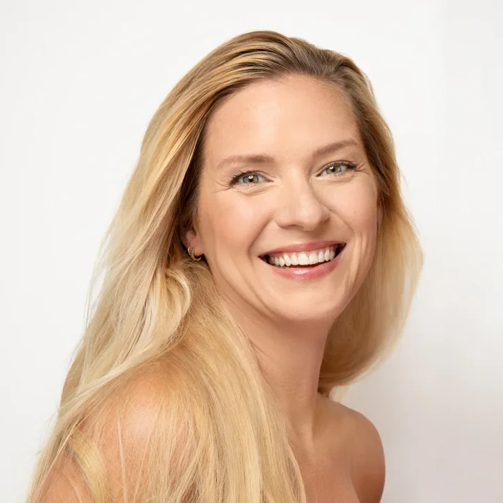 Lavinde Copenhagen Natural Glow Liquid Foundation 201 Cool Ivory Lavinde Copenhagen