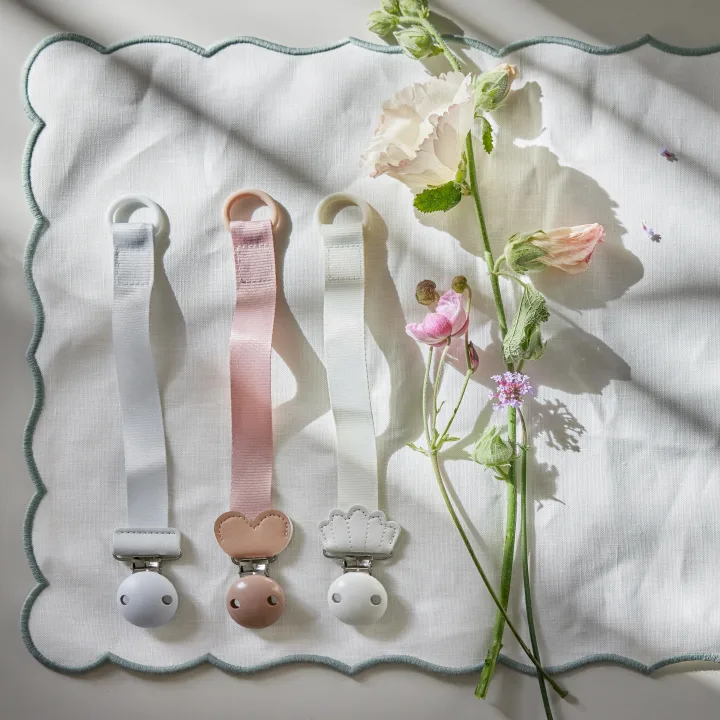 Elodie Pacifier Clip Wood Blushing Pink 0-3 år Elodie Details