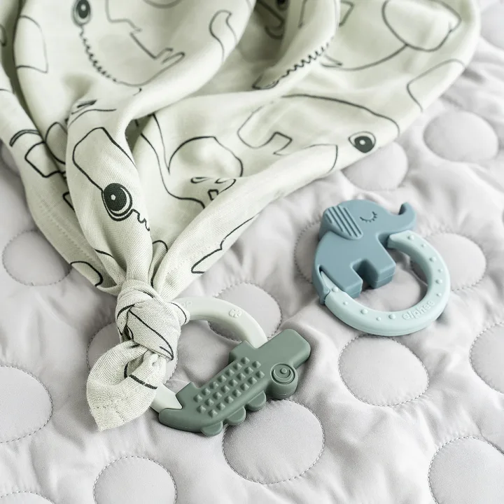 Done by Deer Teether Deer friends Green/Blue 2-pack Done by Deer