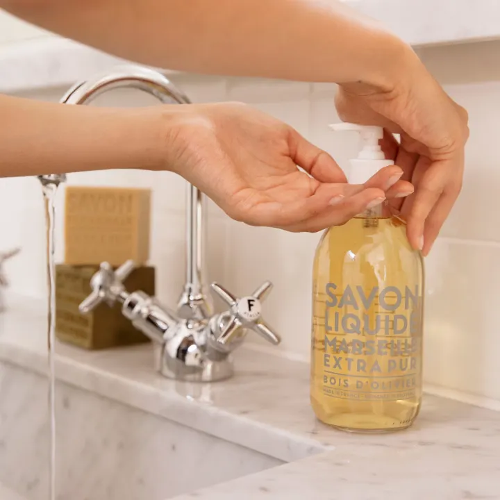 Compagnie de Provence Liquid Marseille Soap Olive Wood 495 ml Compagnie de Provence