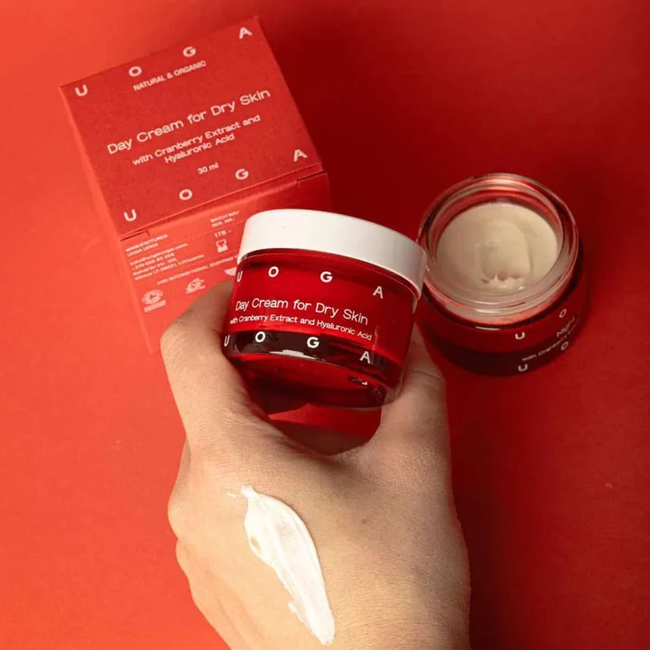 Uoga Uoga Day Cream For Dry And Normal Skin With Cranberry Extract And Hyaluronic Acid 30 ml Uoga Uoga