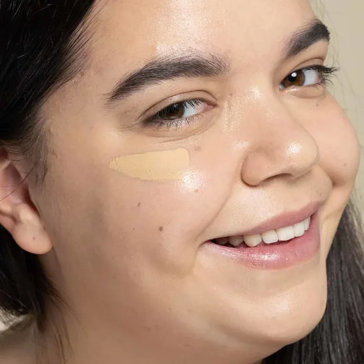 Uoga Uoga Liquid Mineral Concealer Invisible Hero 5 ml No2 Uoga Uoga