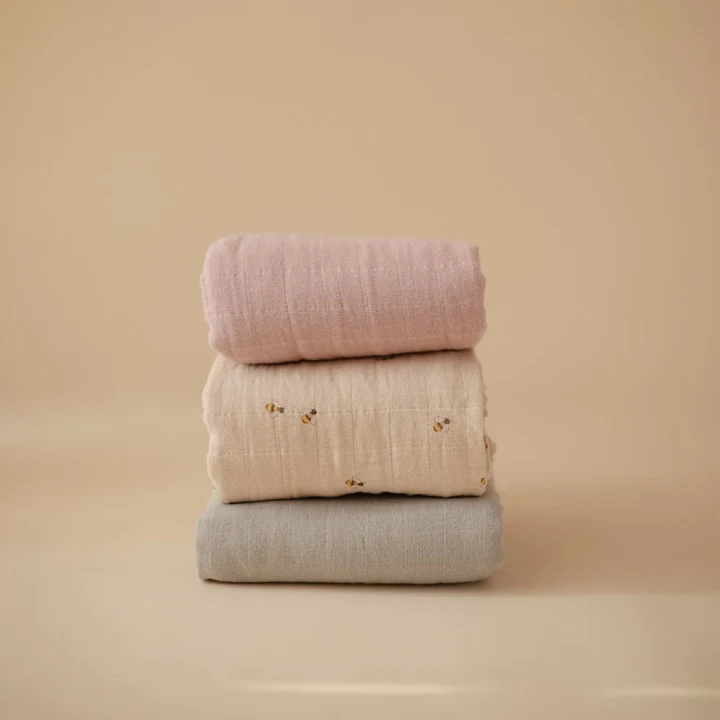 Mushie Muslin Swaddle Bees Mushie
