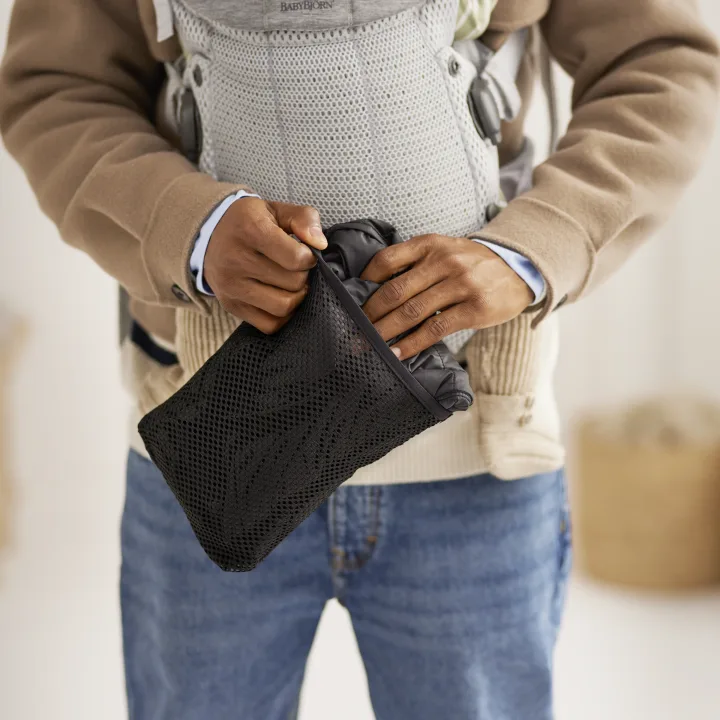 BabyBjörn Vinterskydd Till Bärsele Svart Babybjörn