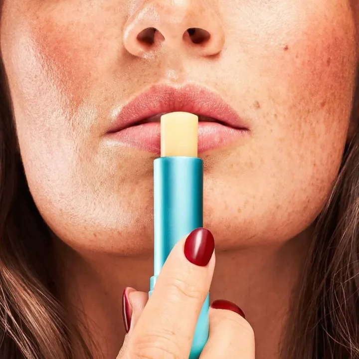 Wild Lip Balm Ombre Case Passionfruit Swirl 4,5 g Wild