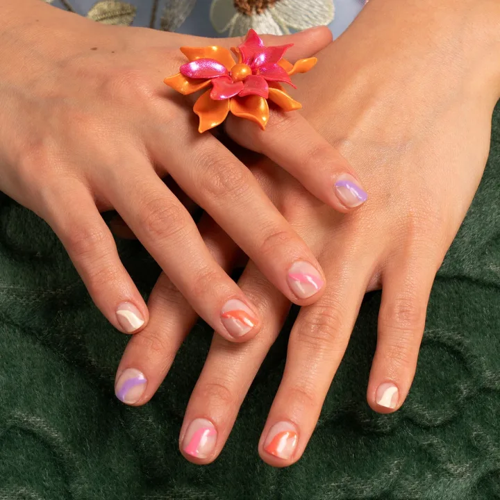 Depend O2 Whispers of Wonderland 5 ml A828 Depend