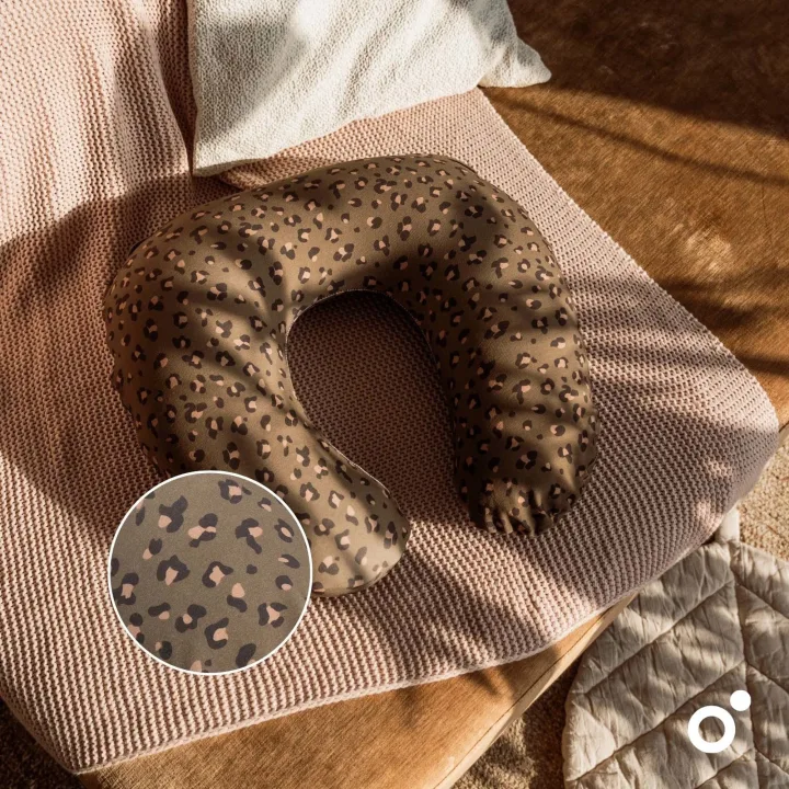 Doomoo Amningskudde Mörk Leopard Doomoo