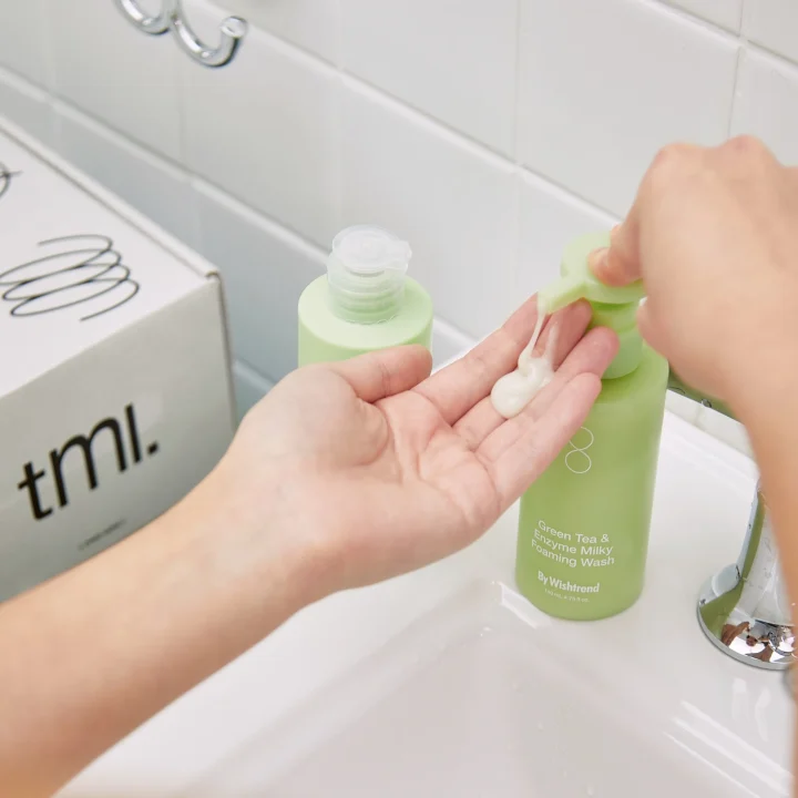By Wishtrend Green Tea & Enzyme Milky Foaming Wash 140 ml Bywishtrend