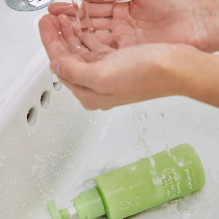 By Wishtrend Green Tea & Enzyme Milky Foaming Wash 140 ml Bywishtrend
